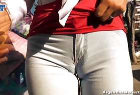 גדול cameltoe, לא. פיזי גדול, ציצים לא מפתיע