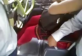 באורך מלא סרט פורנו דזי אוטובוס ציצים לגעת מציצן