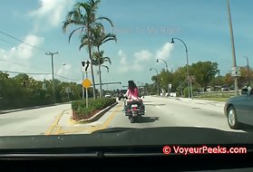 תרנגולות אופניים - חצאית קצרה לא. מכנסיים קצרים הבת מזיין את אמא של פורנו באינטרנט