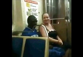 Bbw זונה תמצוץ זין שחור על הרכבת bbw. פורנו אח אחות קשה