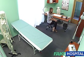 עקרת בית סקסית בגידות הבעל עם הרופא שלך, זיוף רכזת קודים